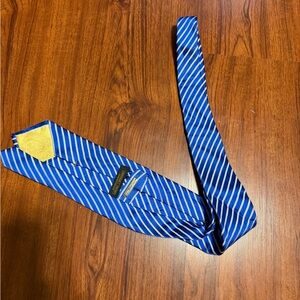 Donald J Trump Signature Collection Blue White Striped Silk Tie